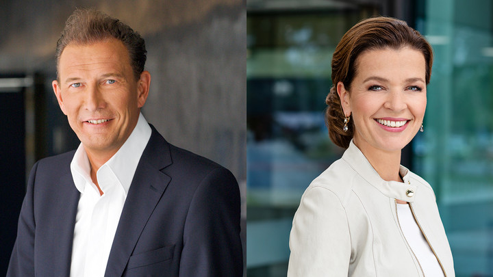 Norbert Lehmann und Julia Melchior moderieren das "ZDF spezial" zum Abschied von Prinz Philip. Copyright: ZDF/Carmen Sauerbrei/Jana Kay [M]