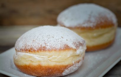 Hungriger Paketfahrer isst sechs Krapfen in Regensburg