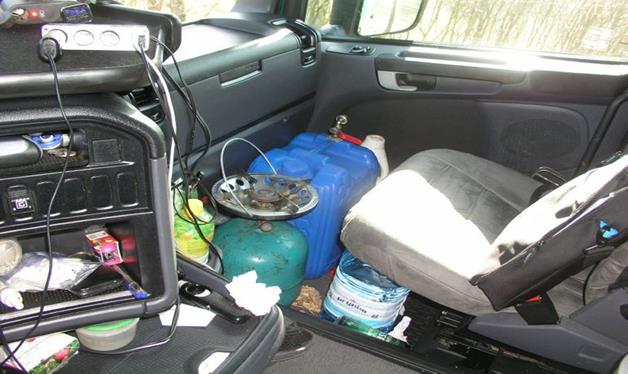 Ungesicherte Gasflaschen in der Fahrerkabine Foto: POK Uschold, VPI Weiden