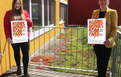 v.li.: Initiatorin und Wirtschaftsförderin Angela Powalla mit Yvonne Schieder, Leiterin der IHK-Geschäftsstelle Amberg Sulzbach Foto: Gabriele Seebauer, IHK-Geschäftsstelle Amberg-Sulzbach