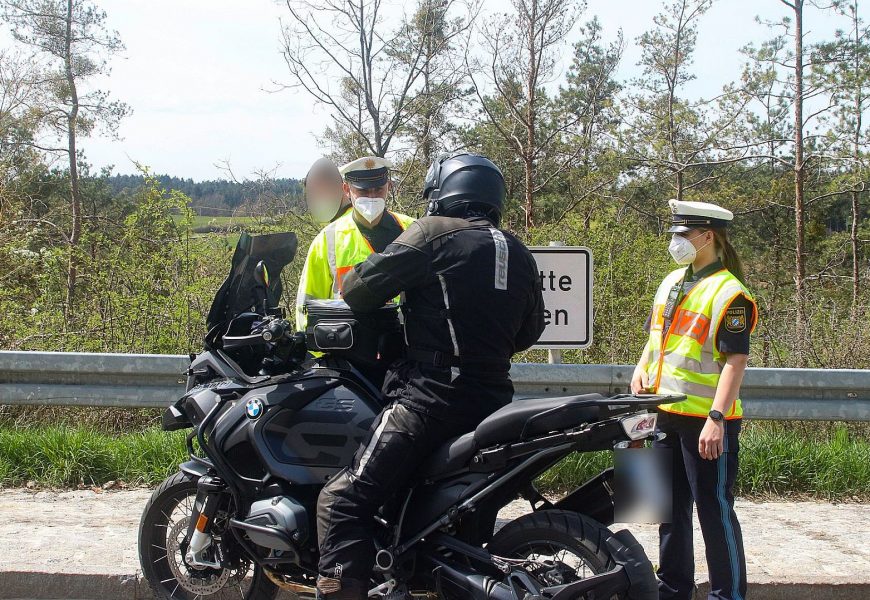 Kontrollaktion der Kontrollgruppe Motorrad des Polizeipräsidiums Oberpfalz