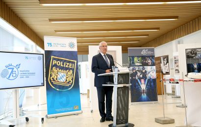 Innenminister Herrmann gratuliert: Leuchtturm der Inneren Sicherheit