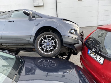 Viel Blech wurde am Samstagabend im Amberger Stadtgebiet "kaltverformt" Foto: Polizei