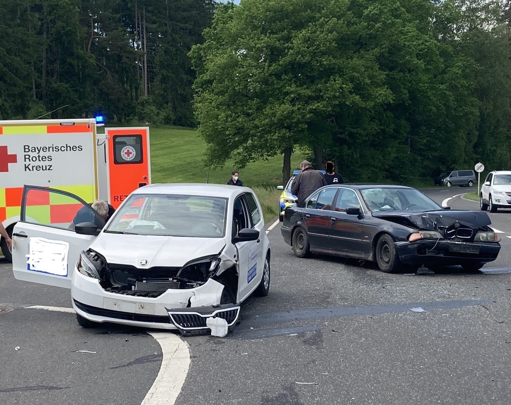 Beide Fahrzeuge waren nicht mehr fahrbereit und mussten abgeschleppt werden Foto: Polizei Neustadt/Waldnaab