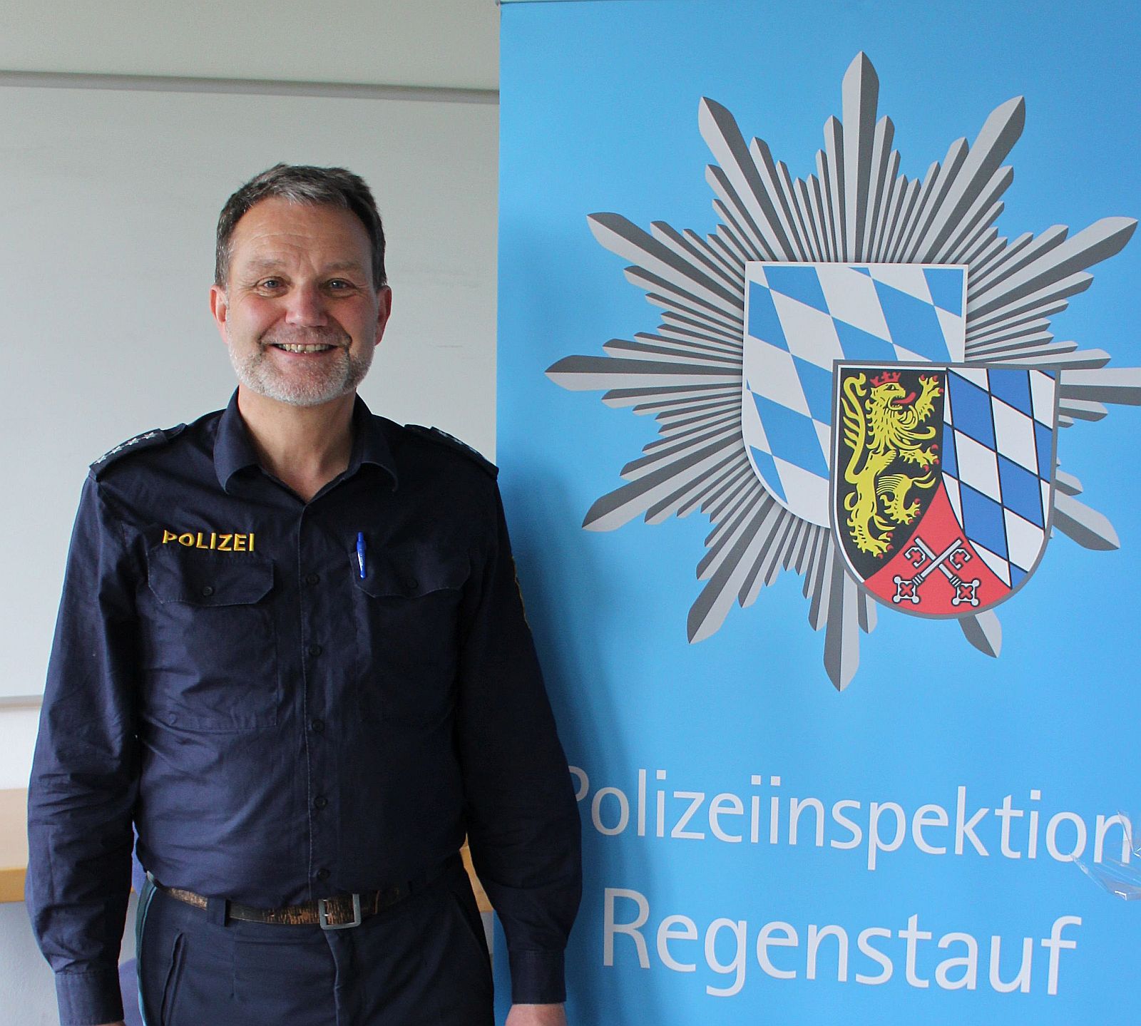 Regenstaufer Polizeihauptkommissar Norbert Gradl in den Ruhestand verabschiedet