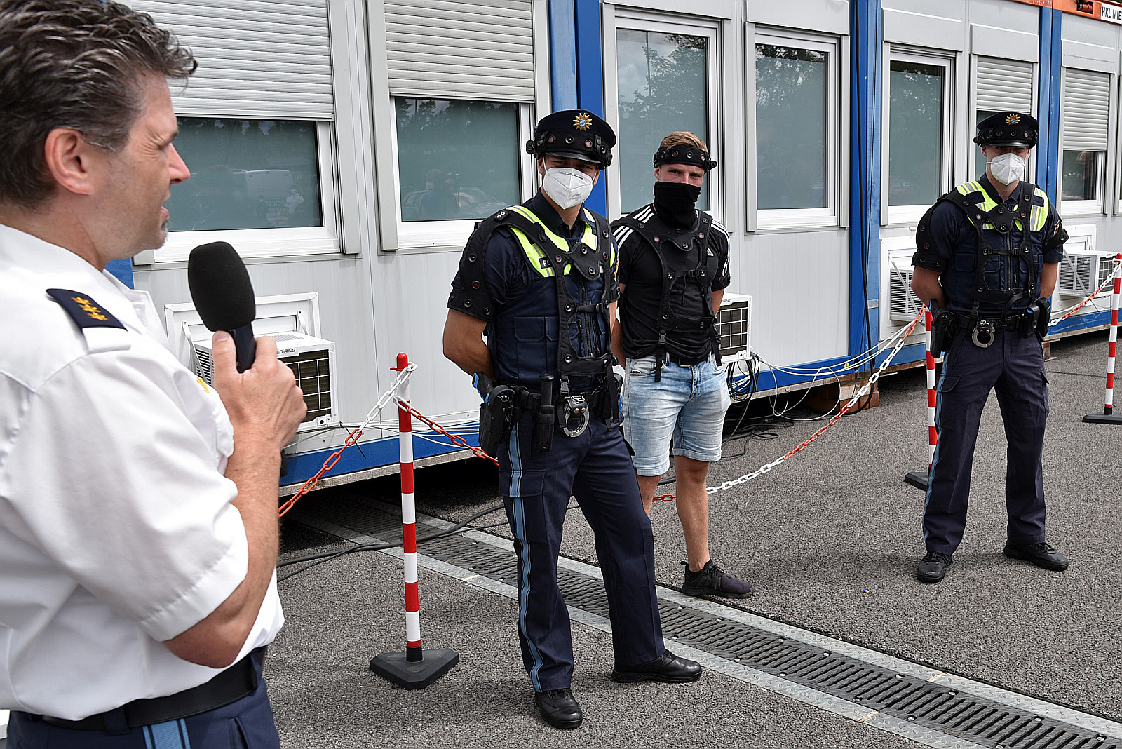 Herrmann stellt neues Lasertrainingssystem der Bayerischen Polizei vor