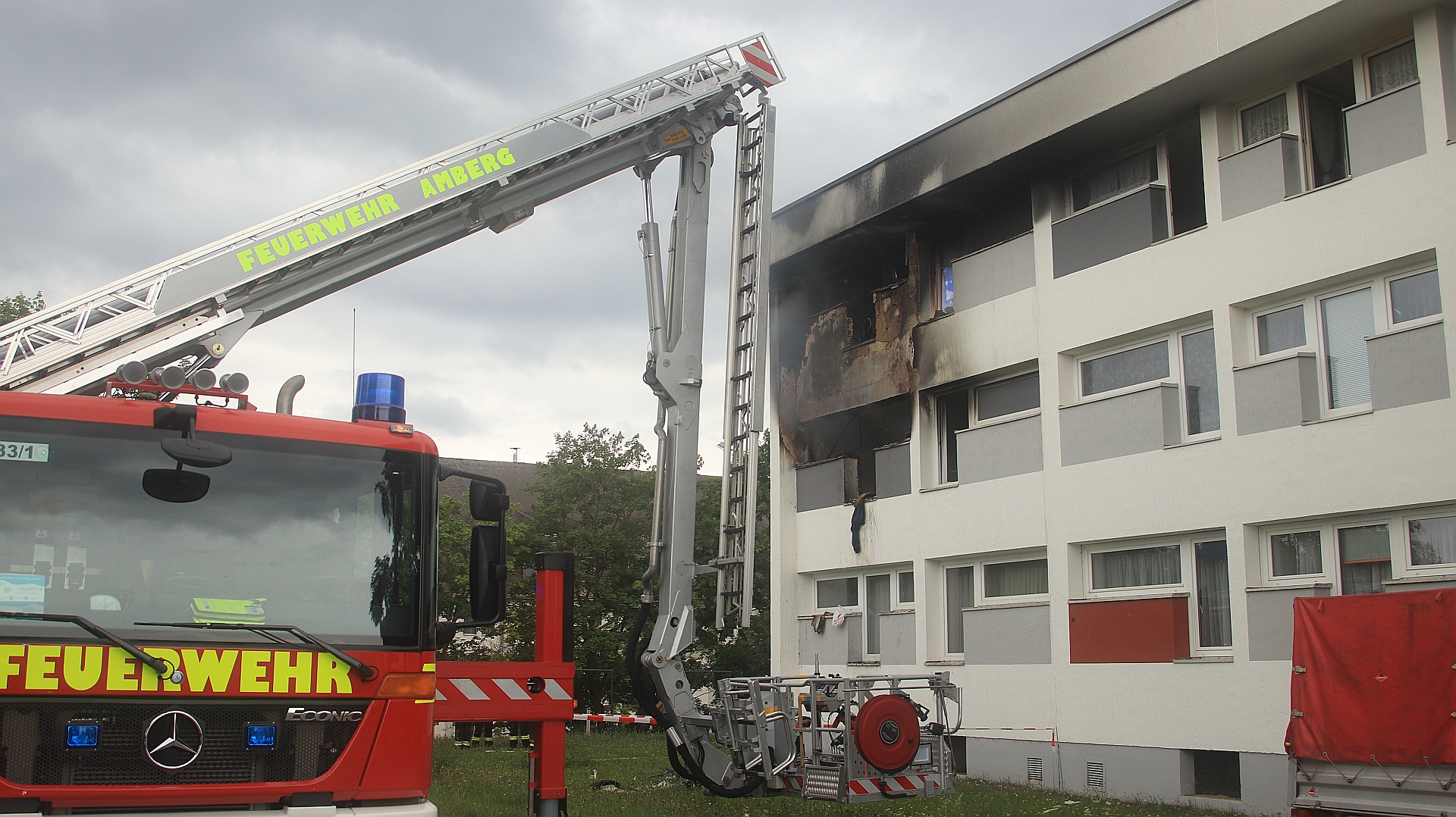 Brand in einem Mehrfamilienhaus in Burglengenfeld
