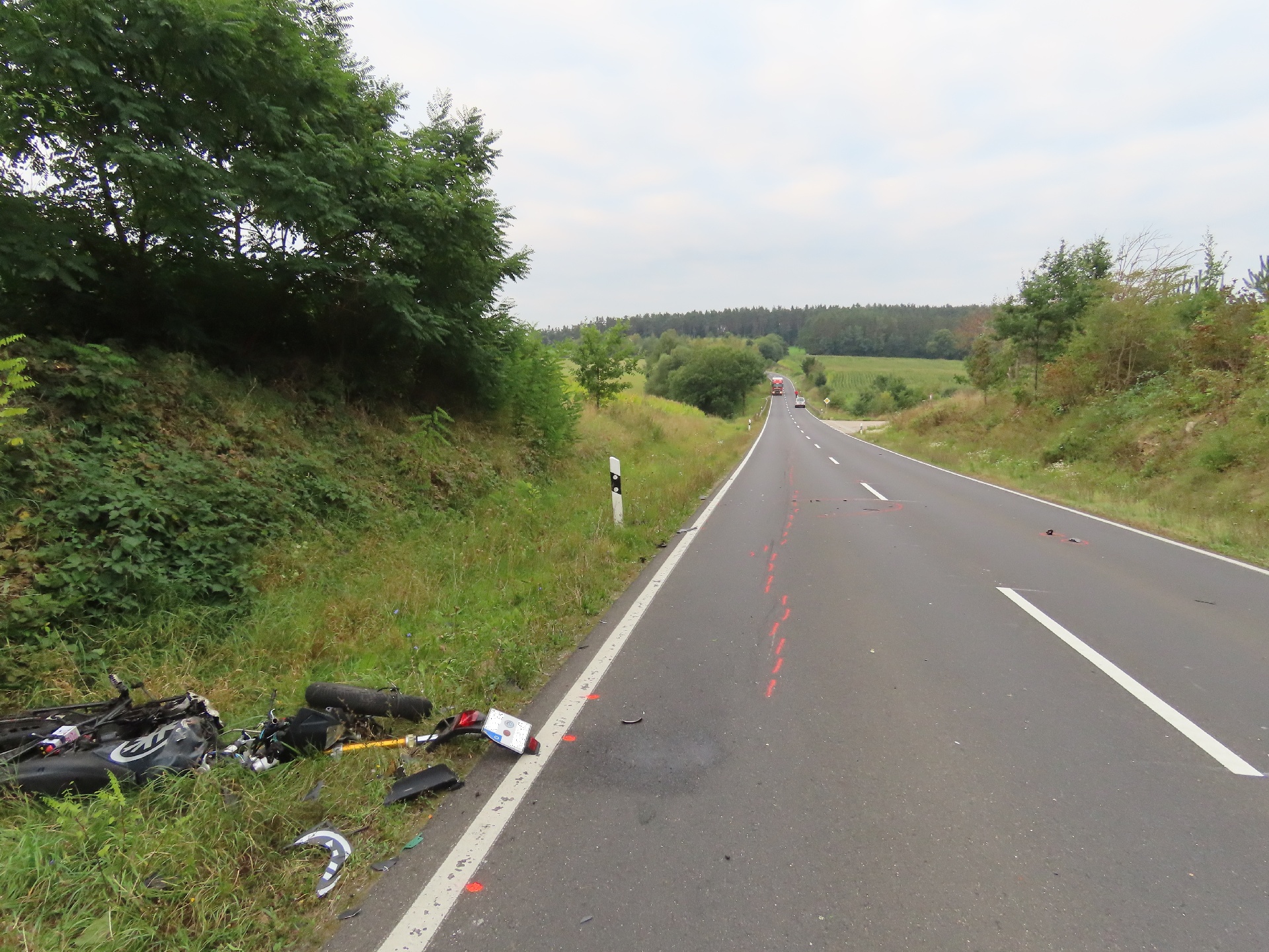 Junger Kradfahrer bei Unfall auf der Europastraße schwer verletzt