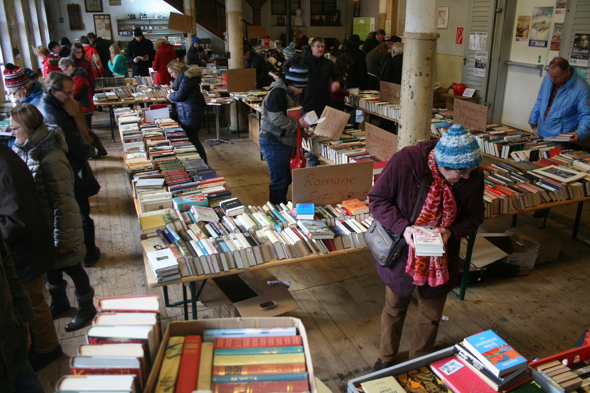 Der Bücherflohmarkt in der Historischen Druckerei Seidel in Sulzbach-Rosenberg hält für Leseratten unzählige Schätze bereit. Archivbild: Corinna Groth