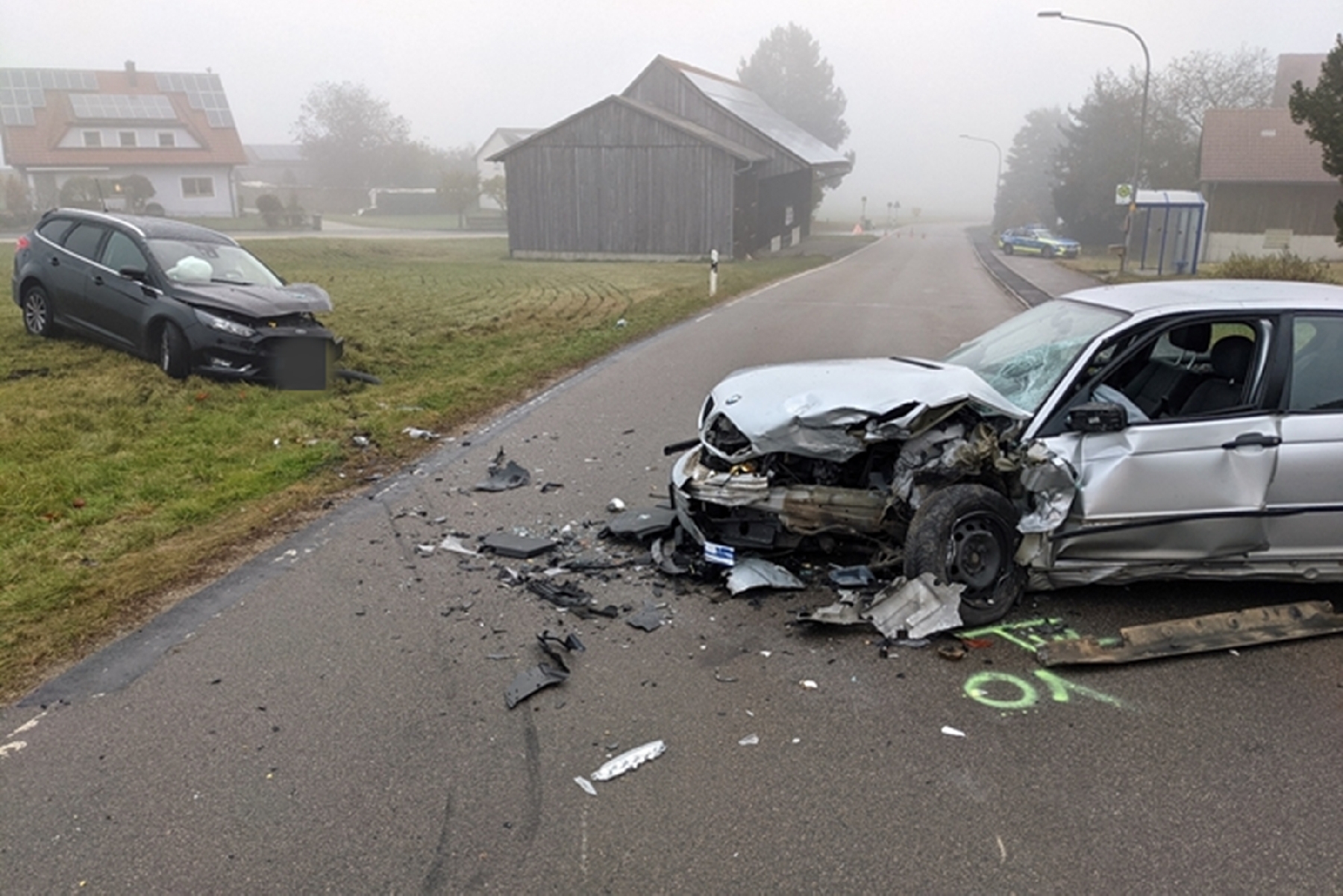 Frontalzusammenstoß im Nebel in Weiherzant