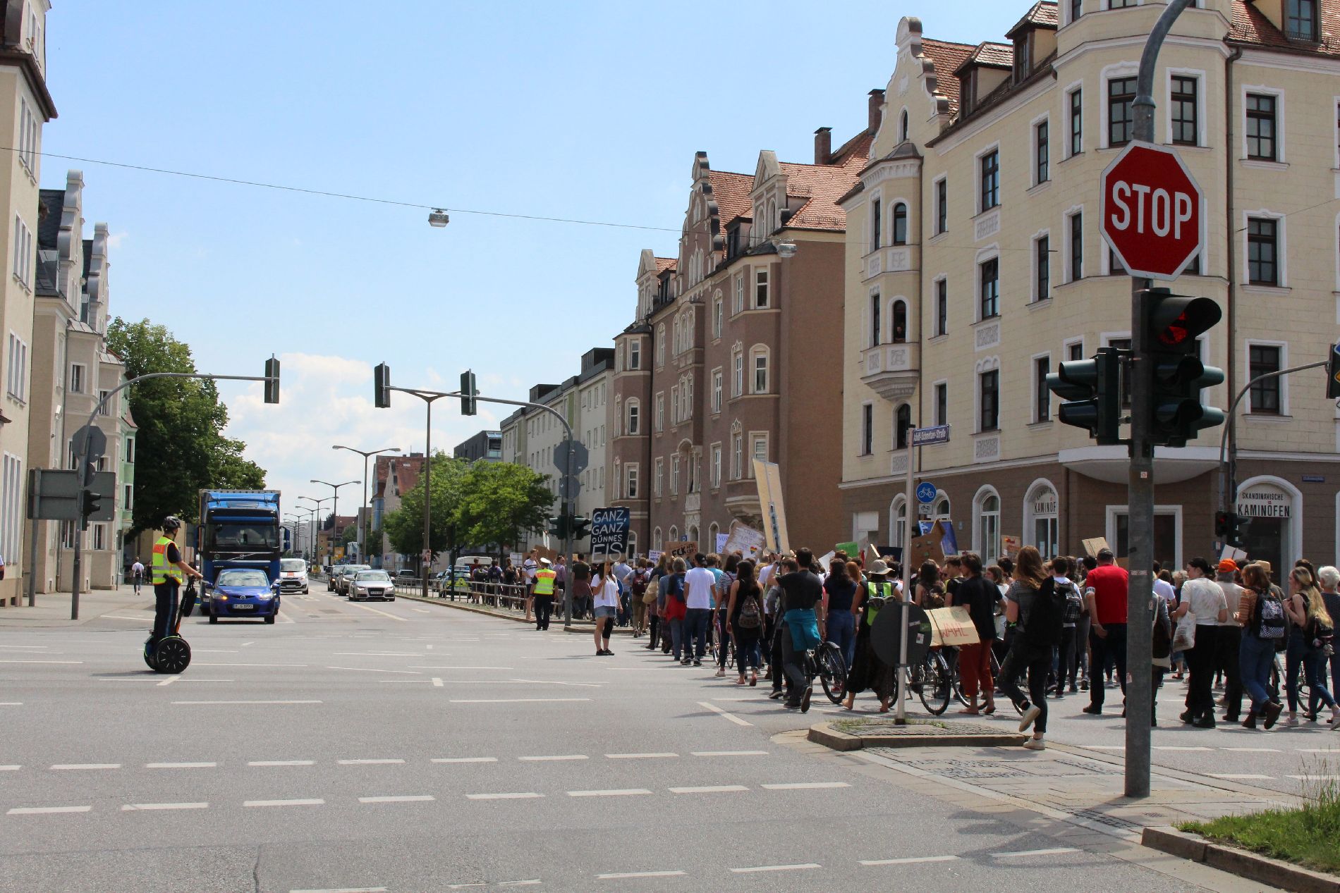 Verkehrsmaßnahmen der Polizei bei einer Versammlung von Fridays for Future Foto: PI Regensburg Süd