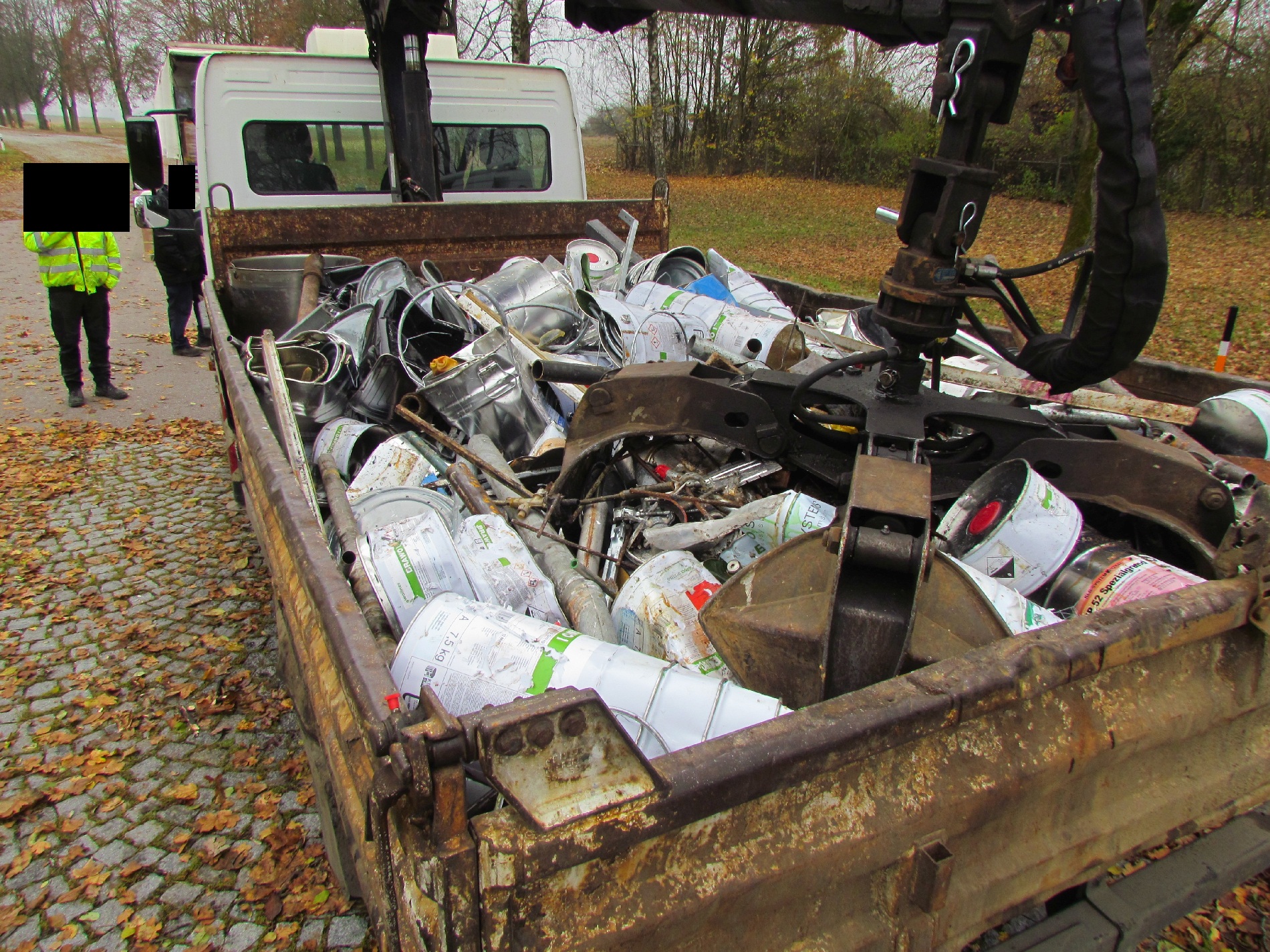 Lkw-Ladung mit den Gefahrgutbehältern Foto: VPI Regensburg