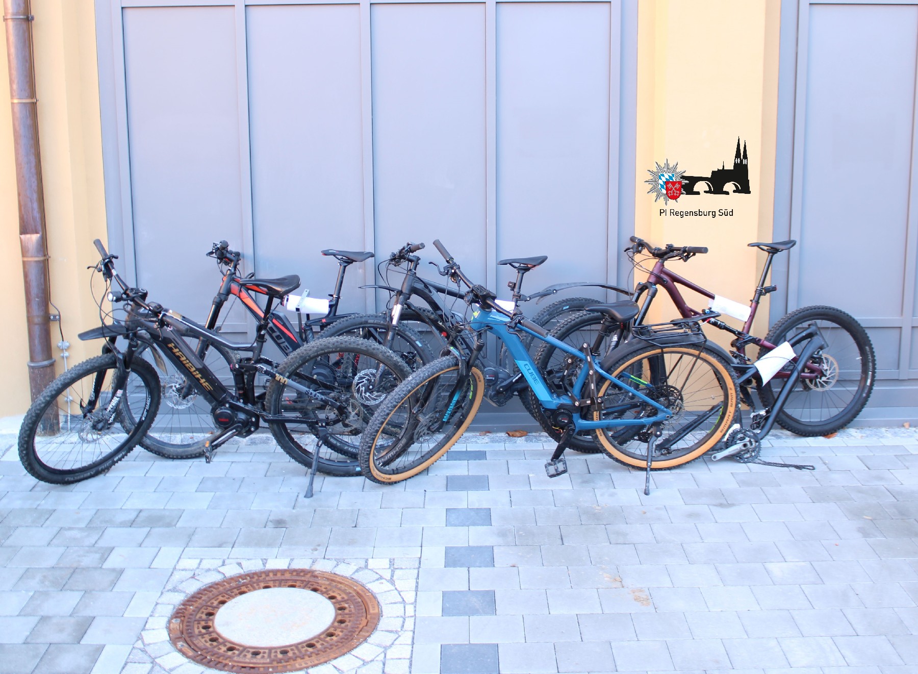 Fahrraddieb in Regensburg festgenommen – fünf hochwertige Fahrräder sichergestellt
