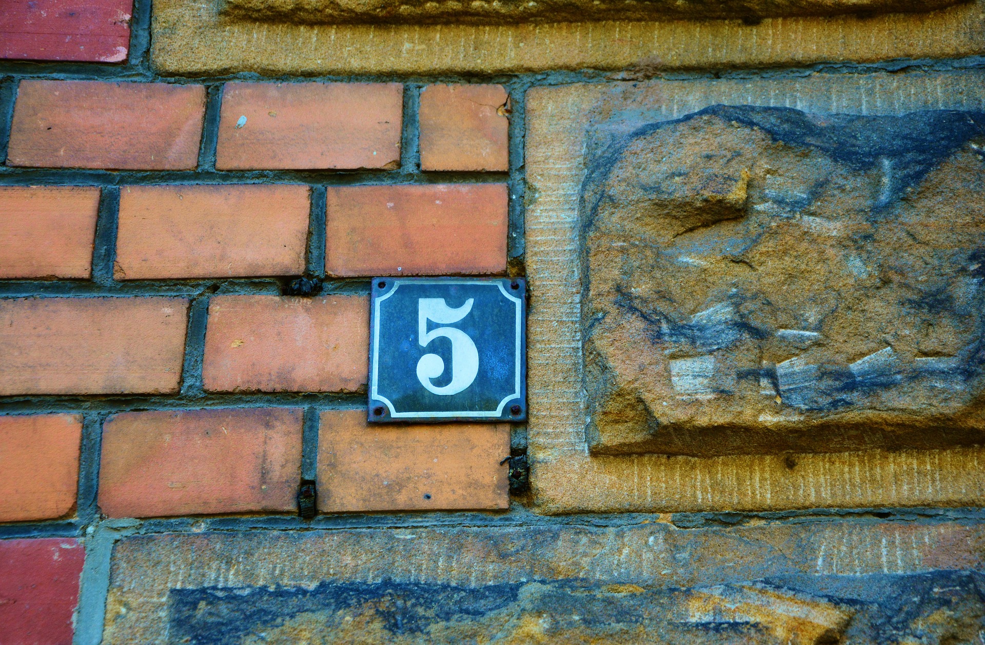 Sachbeschädigung am Kloster in Auerbach