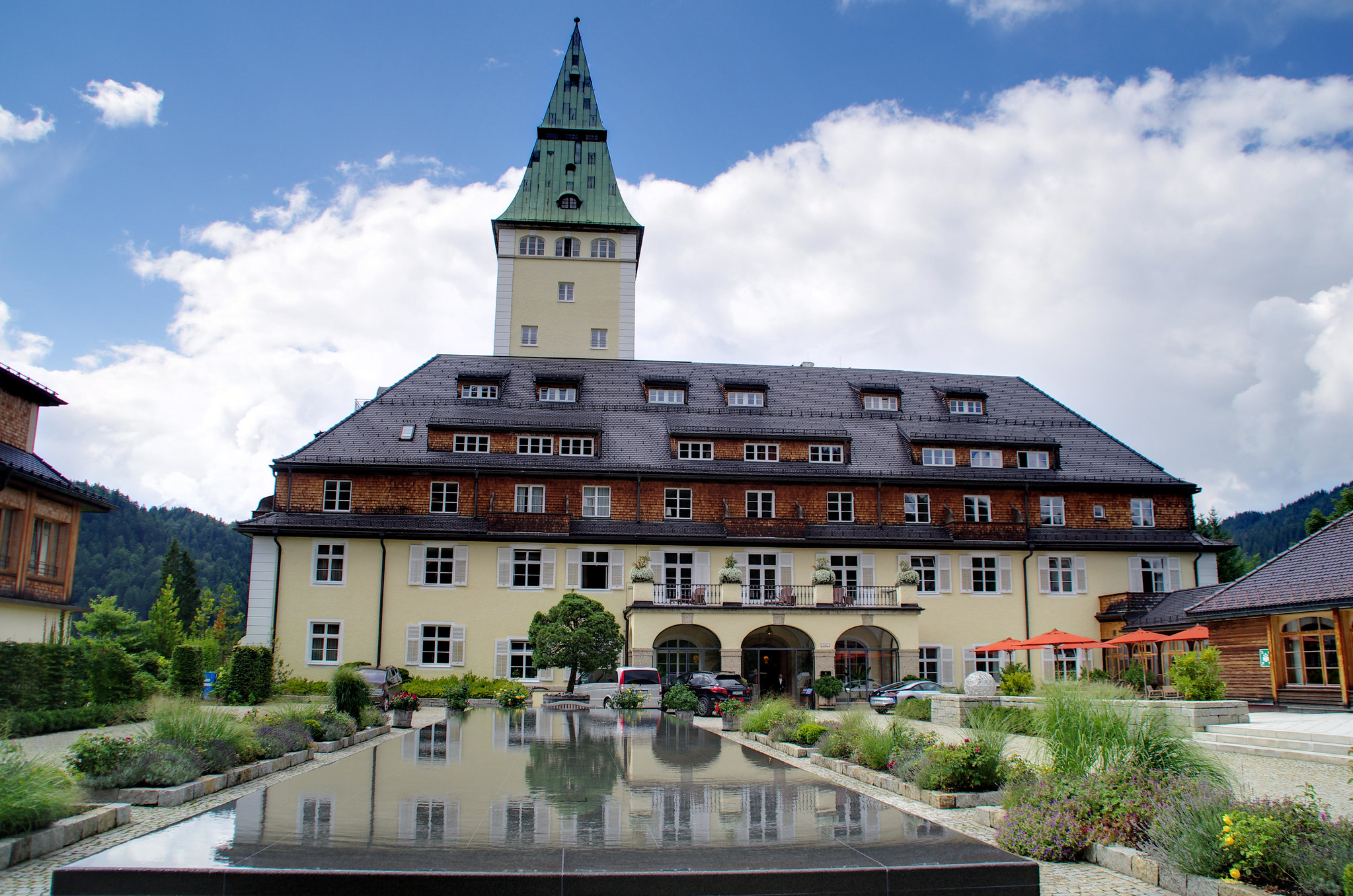 Herrmann beim Helferempfang anlässlich des G7-Gipfels und des Zugunglücks bei Burgrain