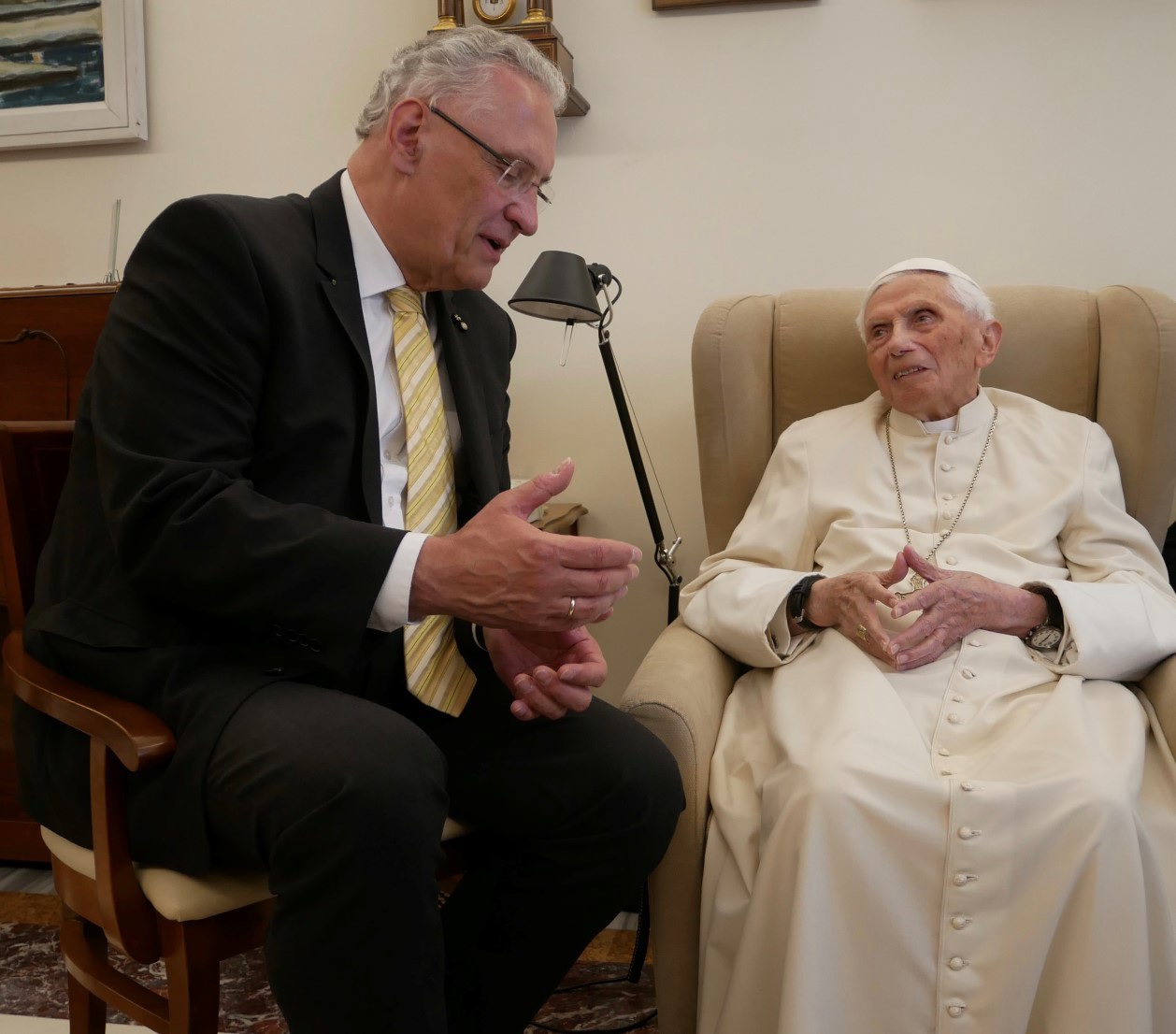 Innenminister Herrmann zu Besuch bei Papst Benedikt XVI Foto: © Bayerisches Innenministerium