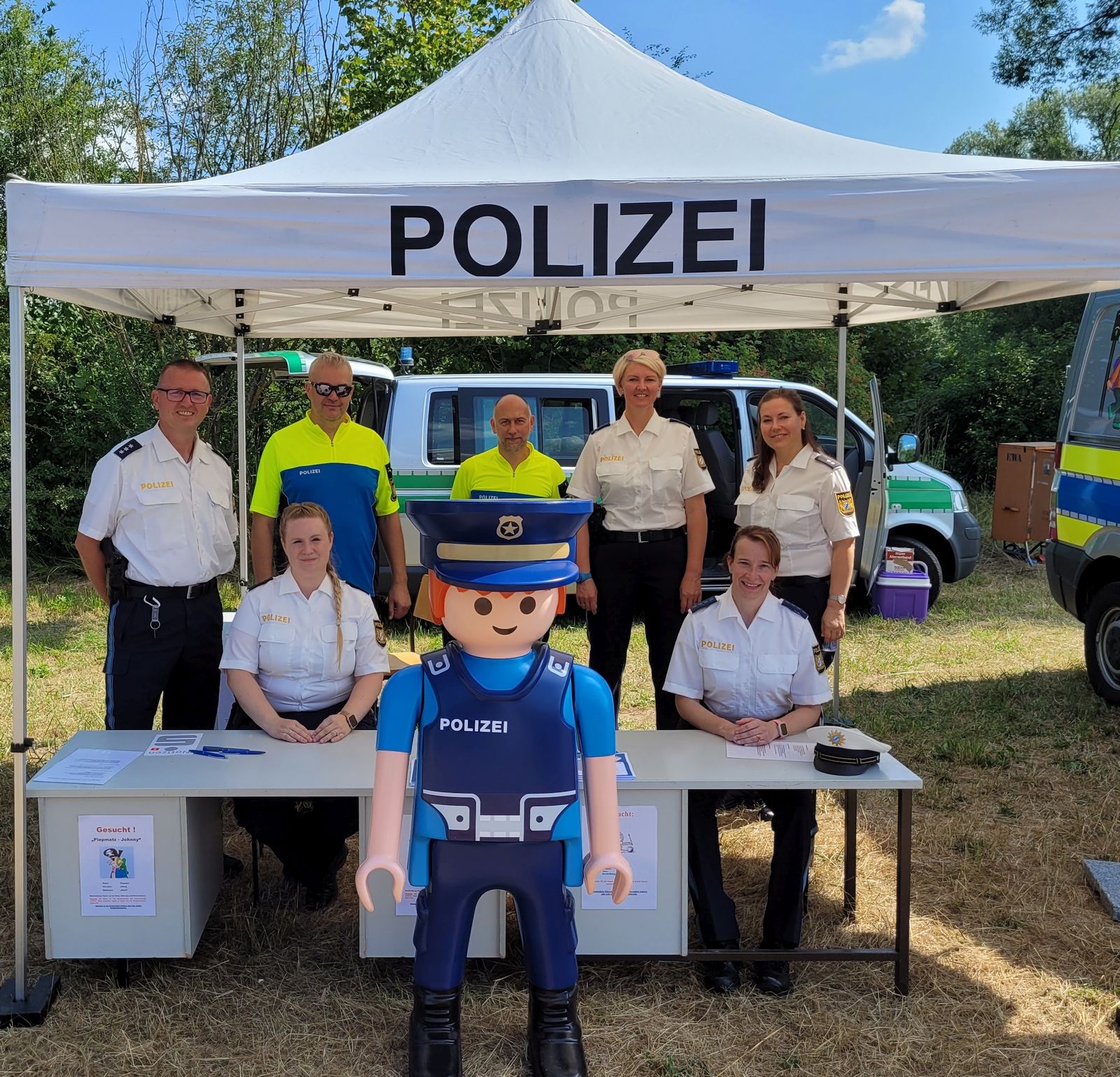 620 neue Kinderkommissare konnten die Beamten "rekrutieren" Foto: Polizei Amberg