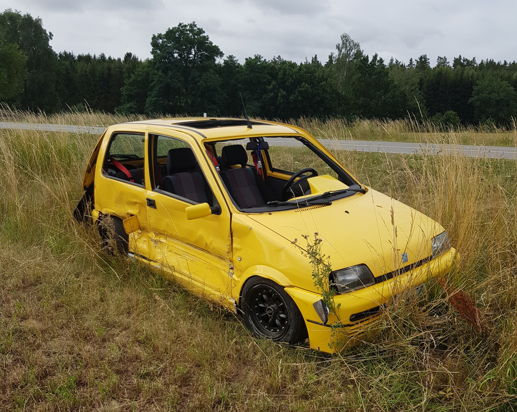 Pkw bei Unfall überschlagen