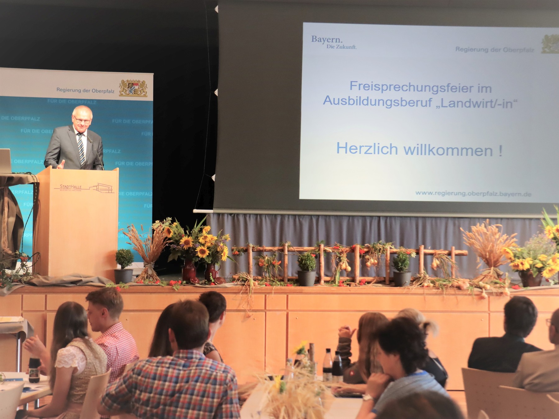 Johannes Hebauer, Bereichsleiter „Ernährung und Landwirtschaft“ an der Regierung der Oberpfalz, bei seiner Festrede. Regierung der Oberpfalz/Schmied