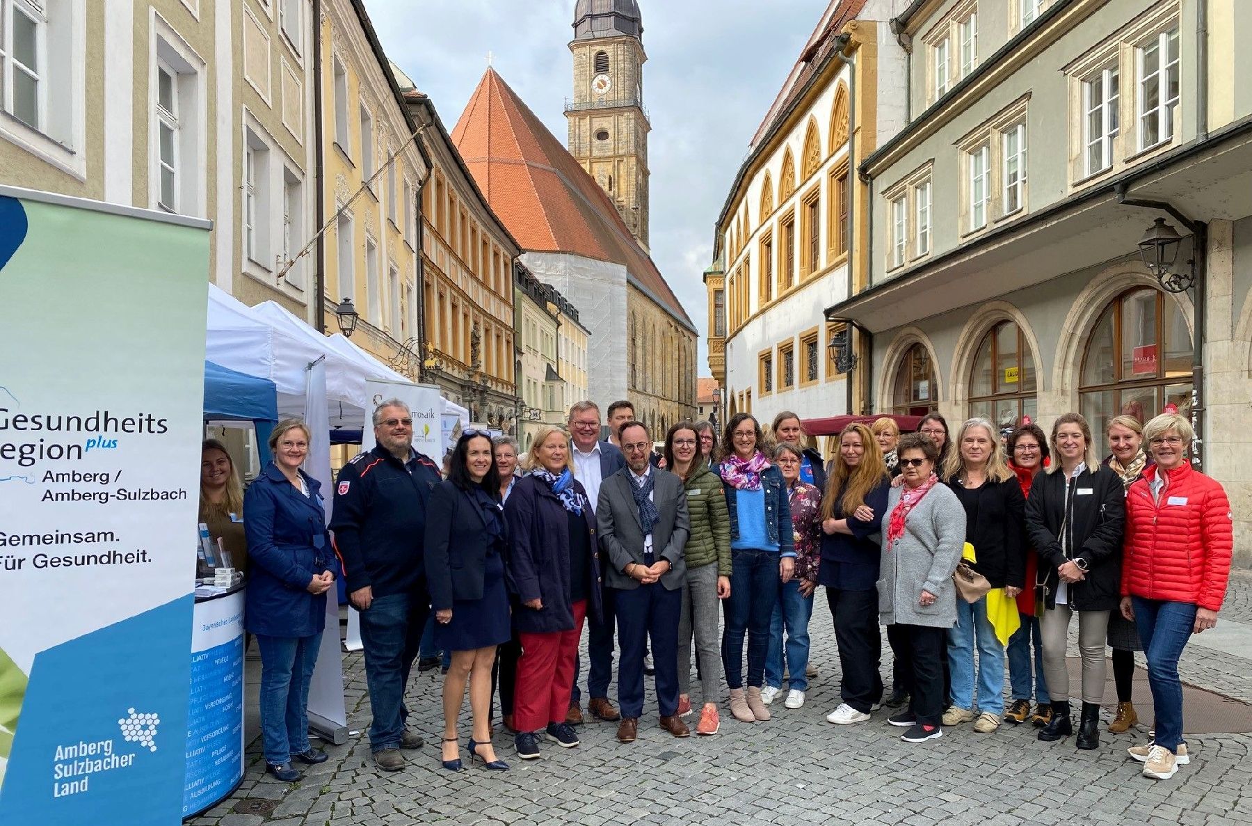 OB Michael Cerny eröffnet Infostand „Demenz – wir lassen Sie nicht allein“