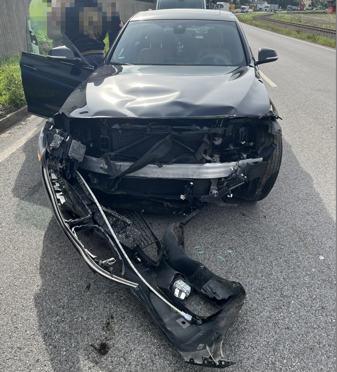 Zum Fahrverhalten des BMW-Fahrers vor dem Unfall sucht die Polizei nach Zeugen Foto: PI Amberg