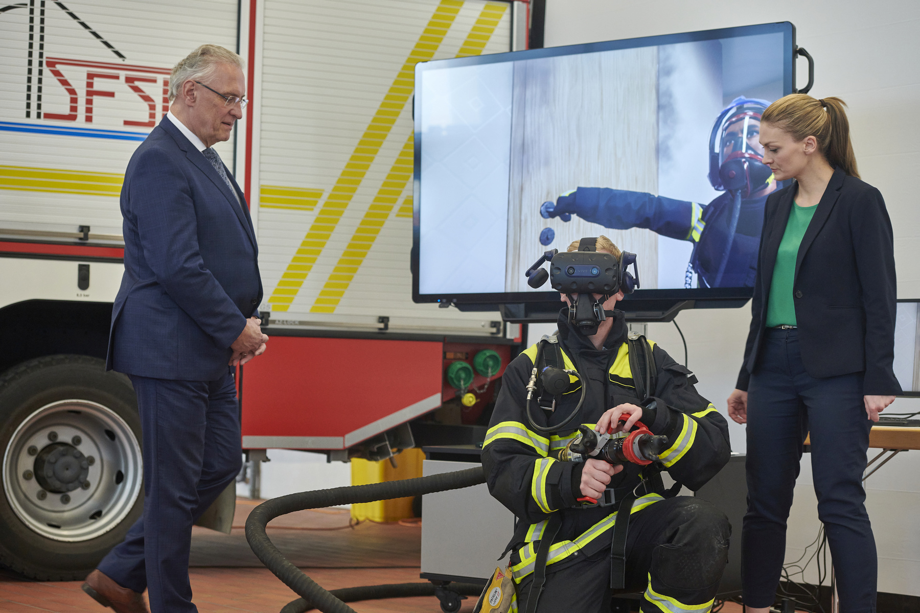 Herrmann und Gerlach stellen virtuelles Training zur Innenbrandbekämpfung vor