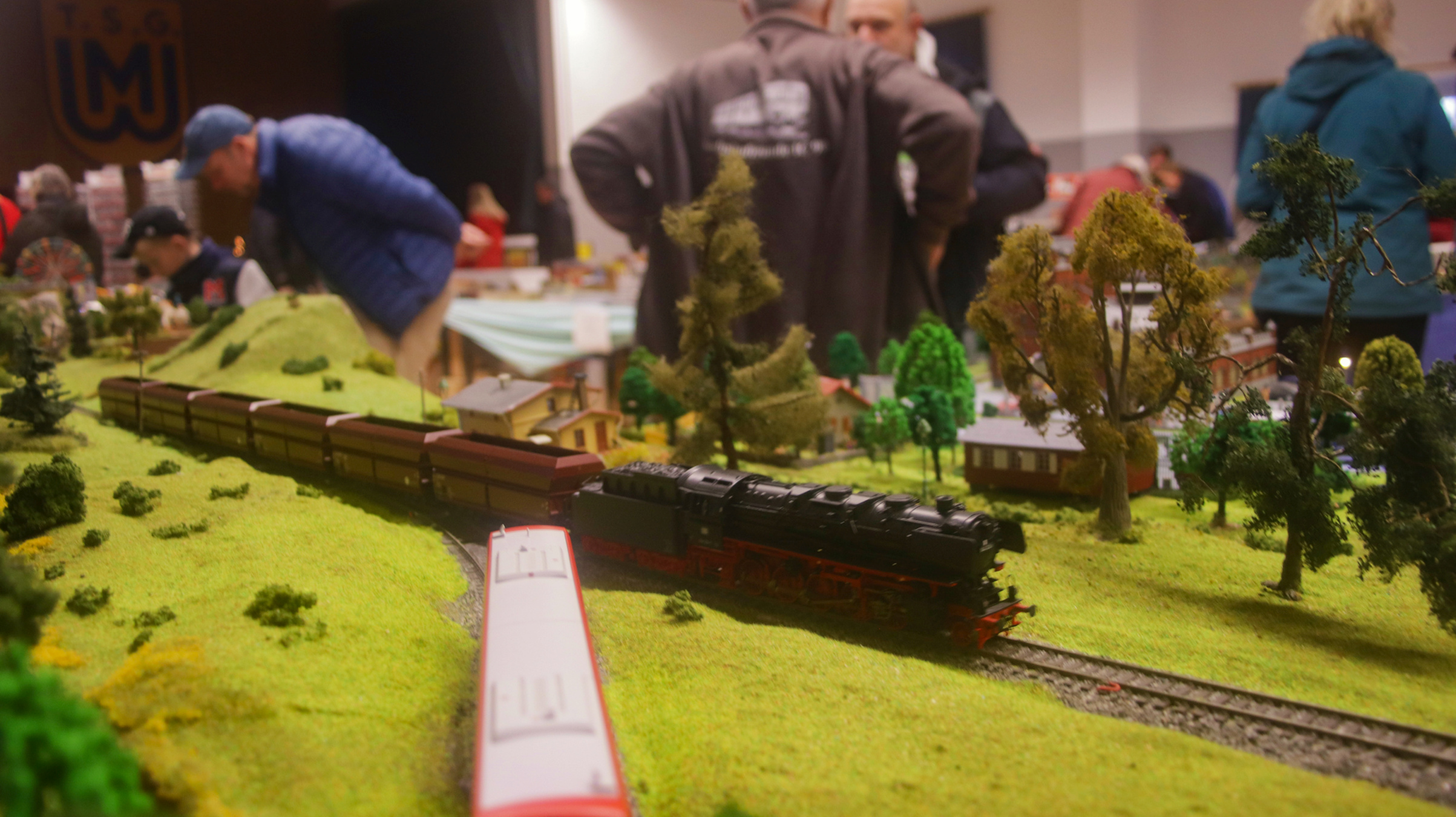 Modellbahnausstellung der Eisenbahnfreunde IC90 am 1. Advent in Mantel Foto: © Pressedienst Wagner