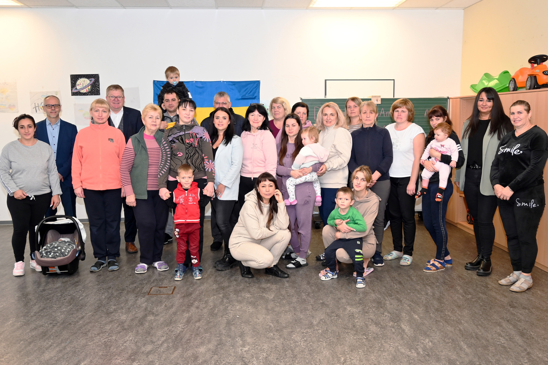 OB Michael Cerny besucht die Bewohnerinnen und Bewohner der ehemaligen Kennedyschule