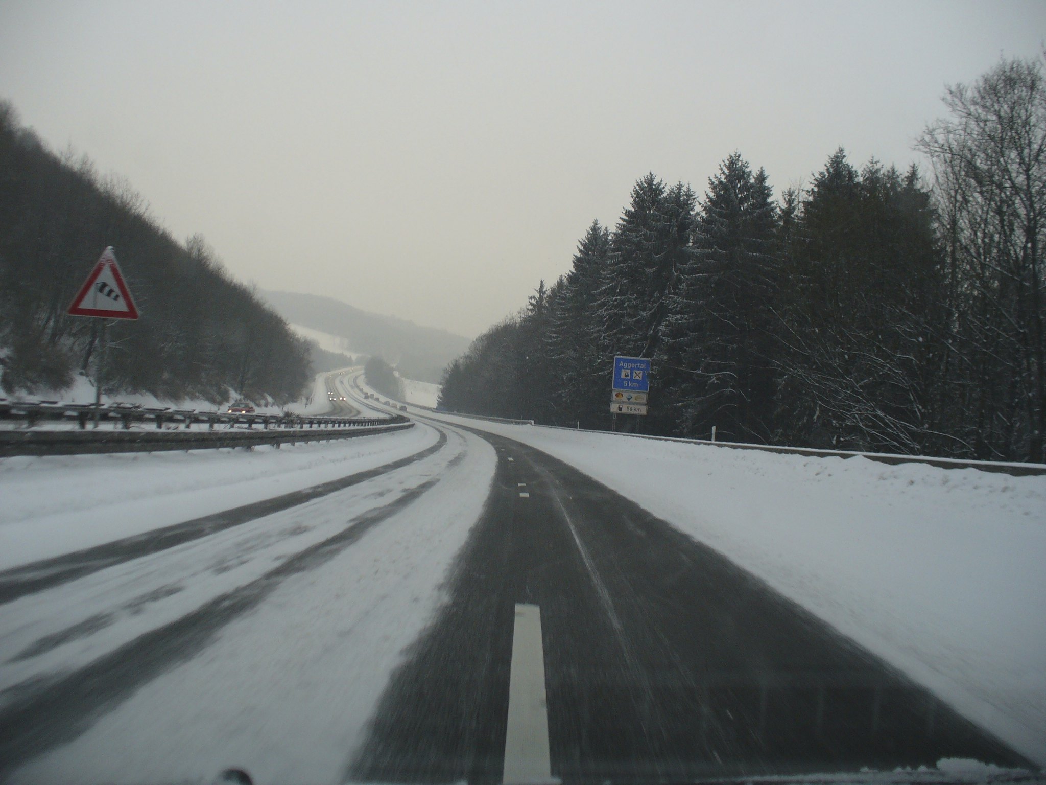 Glätteunfall auf der Autobahn