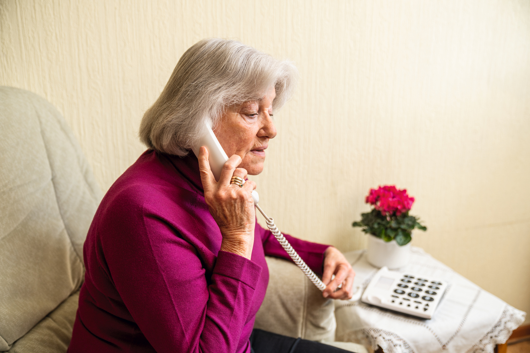 Seniorin von Callcenter-Betrügern getäuscht