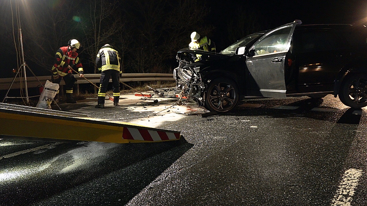 Verkehrsunfall mit drei verletzten Personen bei Pressath