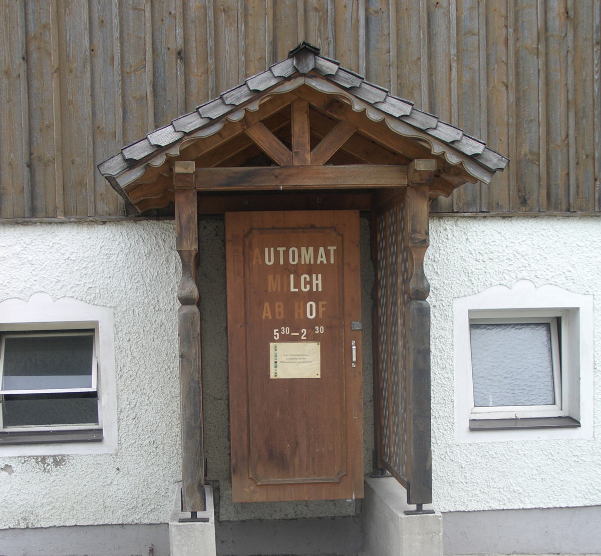 Milchautomat aufgebrochen