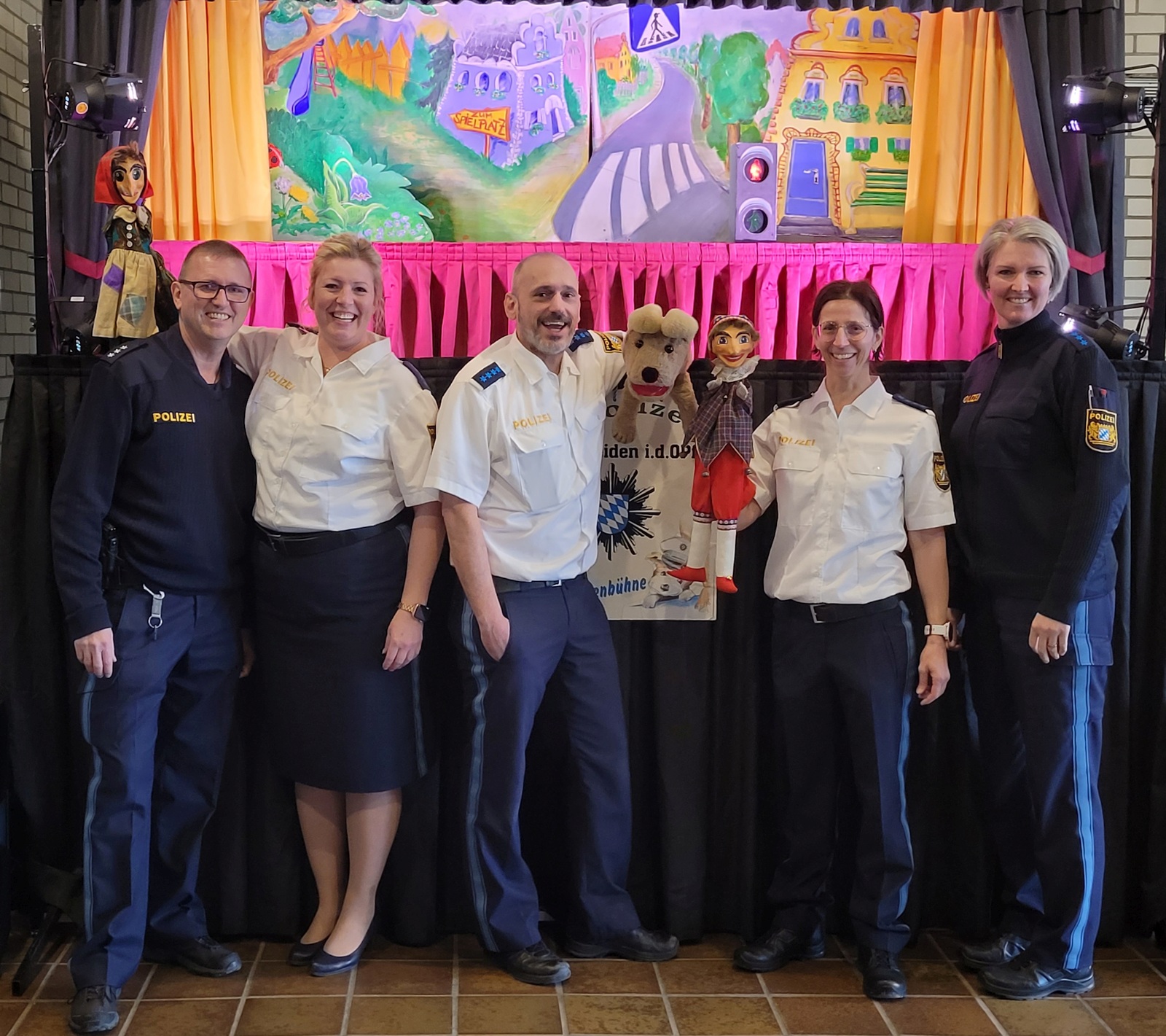 Puppenbühne der Polizei begeistert Kindergartenkinder
