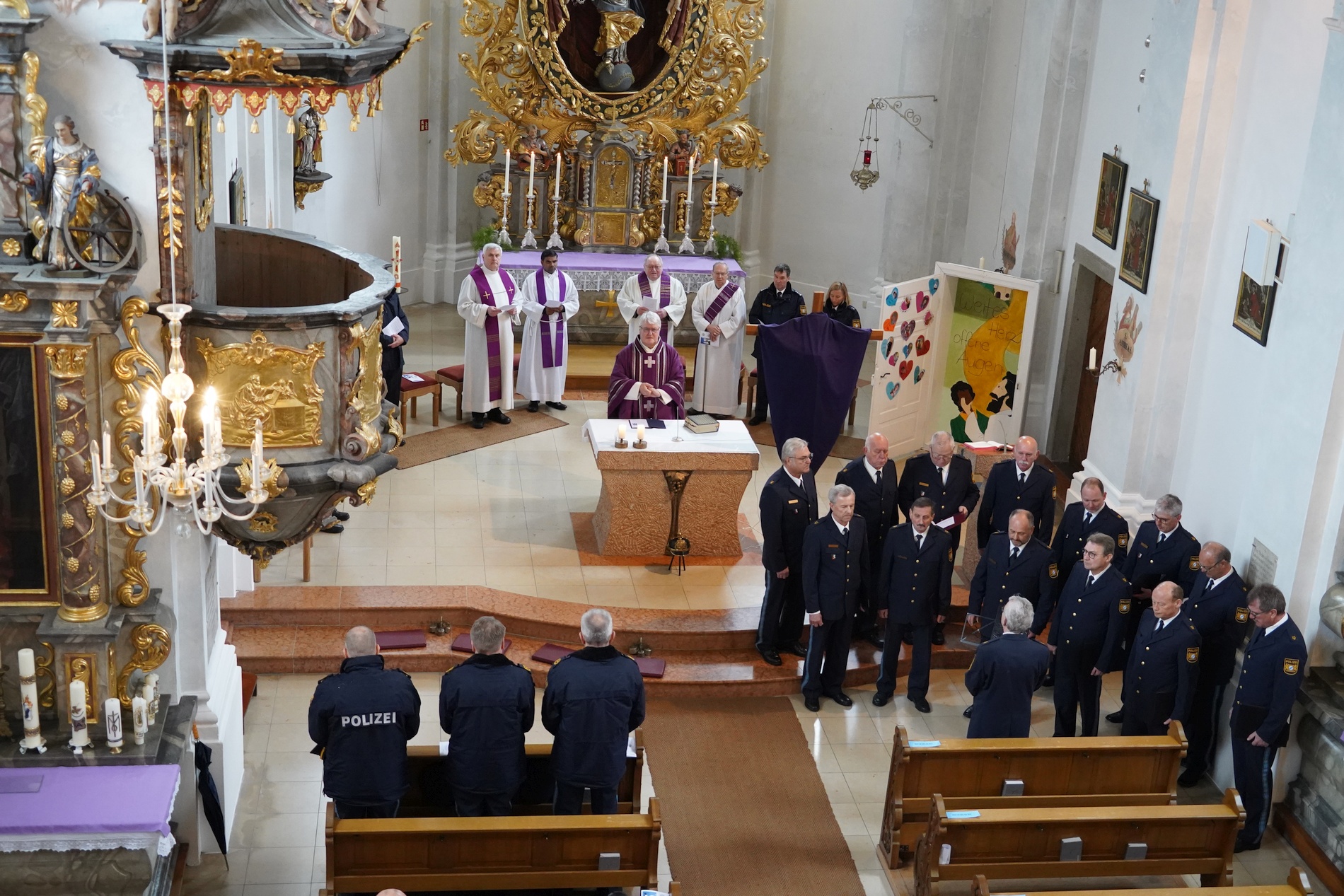 Gedenkgottesdienst für die während der Dienstausübung ums Leben gekommenen Polizeibeamten aus Niederbayern und der Oberpfalz