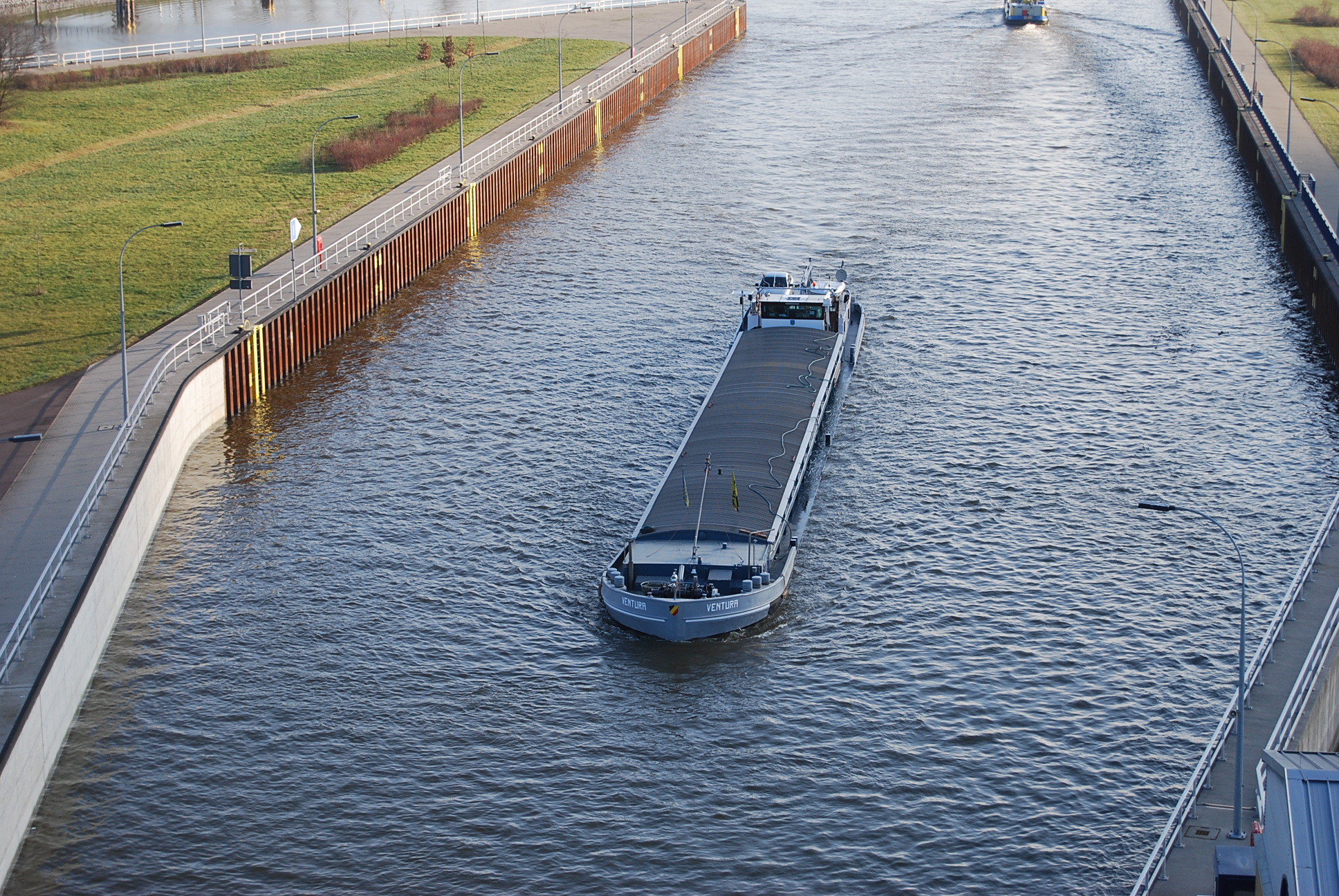 Weiterfahrt eines Gütermotorschiffs unterbunden