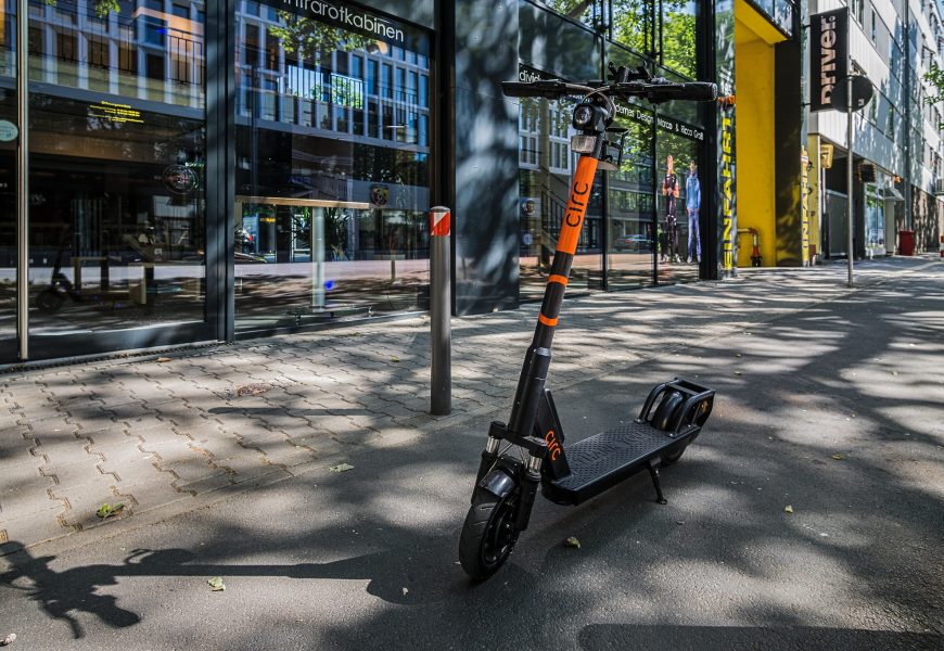 Teile eines E-Scooters entwendet