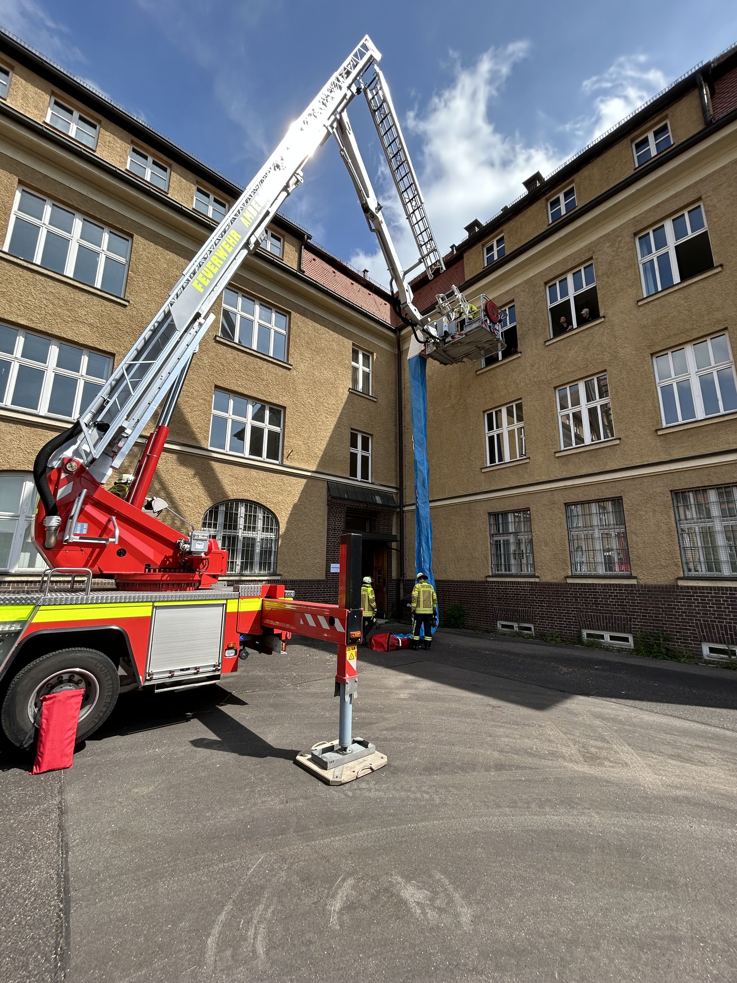 Großübung der Einsatzkräfte in der Leopoldkaserne Amberg Foto: Polizeipräsidium Oberpfalz