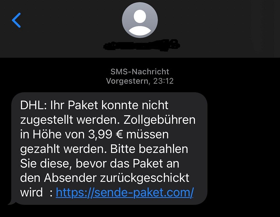 Beispiele von Fake-SMS Bilder: Hauptzollamt Regensburg 