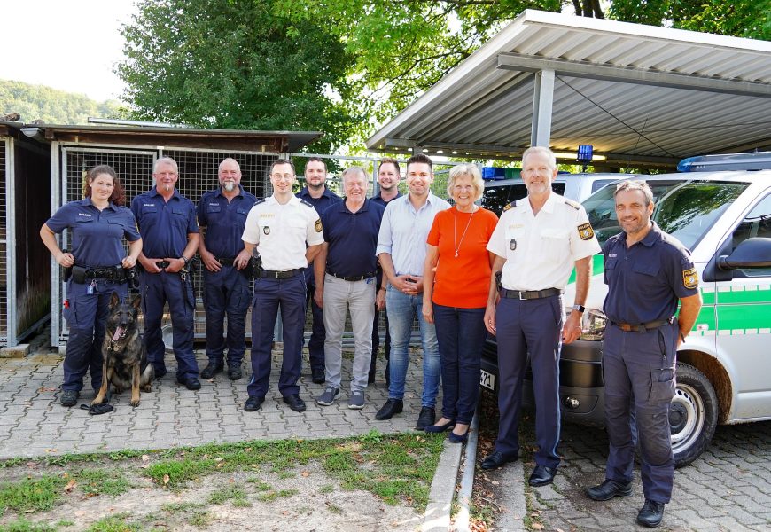 Besuch nach Modernisierung eines Dienstgebäudes