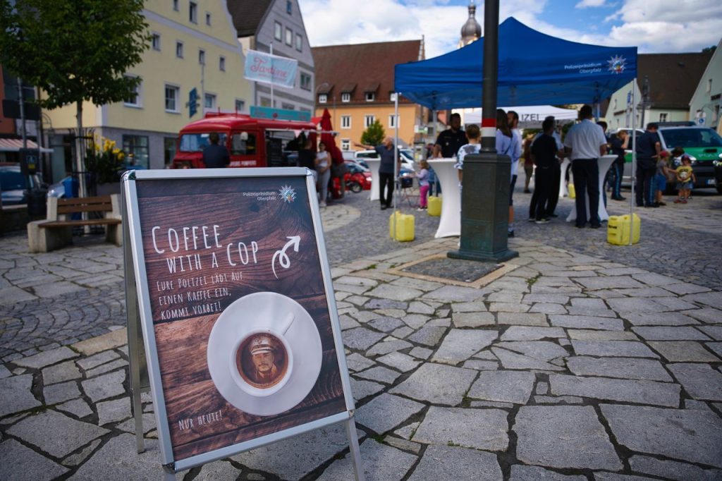 Aktionsstand der PI Schwandorf am unteren Marktplatz