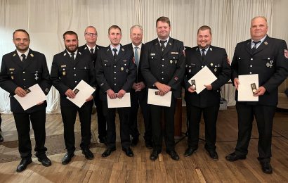 Fluthilfemedaille für Feuerwehrmänner aus dem Landkreis