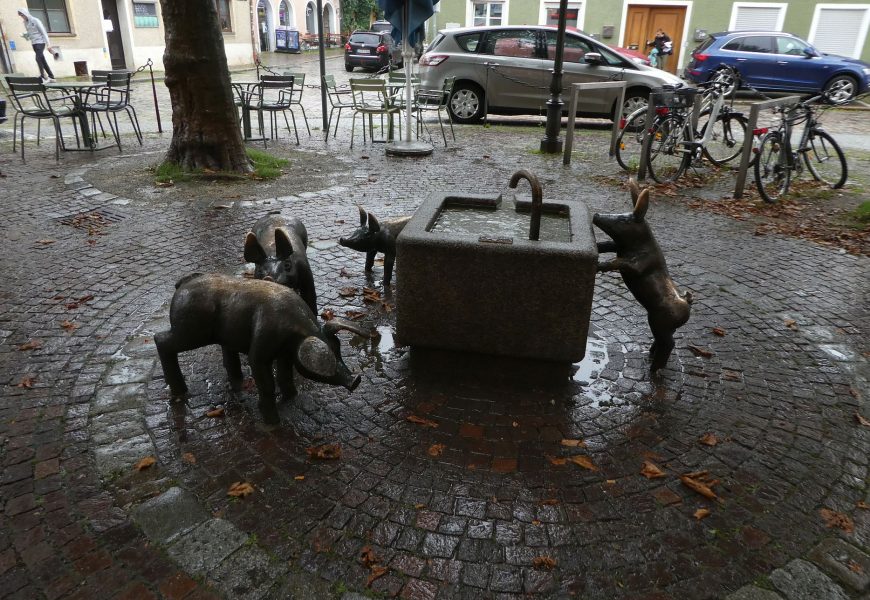 Schweinchenbrunnen und Bürgerbrunnen spenden Trinkwasser