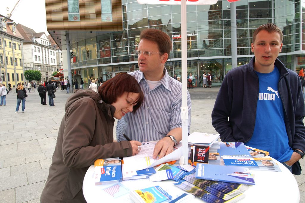 Symbolbild: Wahlkampfstand 