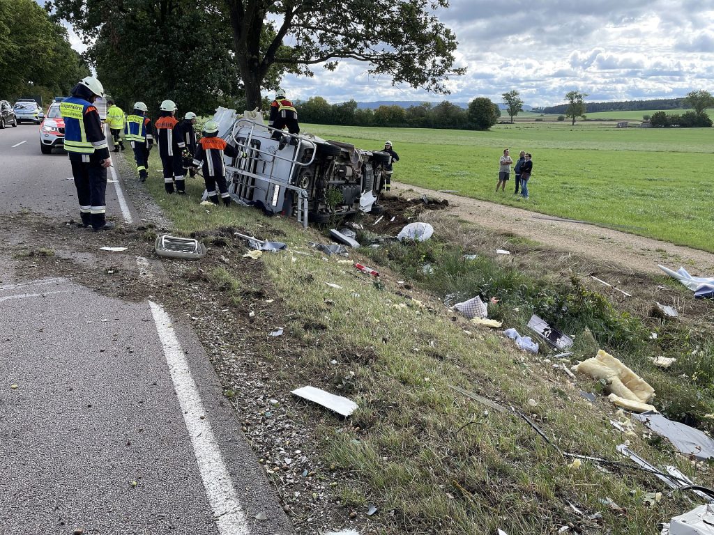 Der Fahrer des Wohnmobils wurde zum Glück nur leicht verletzt Foto: PI Neumarkt