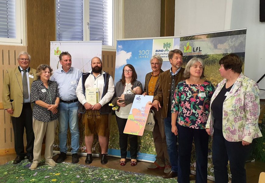 Preise für artenreiche Wiesenbewirtschaftung verliehen – LfL und BN ehren engagierte Bauernfamilien