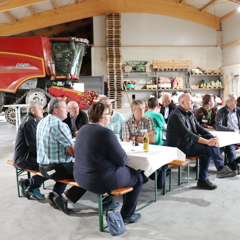 Interessierte und Precision Farming erfahrene Landwirte aus allen Landkreisen der Oberpfalz kamen zusammen um sich auszutauschen
Regierung der Oberpfalz/Stühlinger-Weinhändler