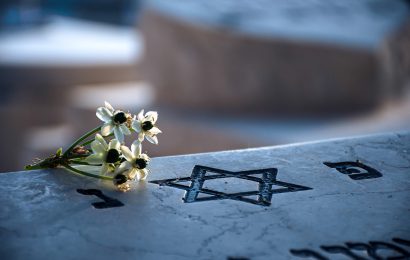 Sachbeschädigung an jüdischem Grabstein – Zeugenaufruf