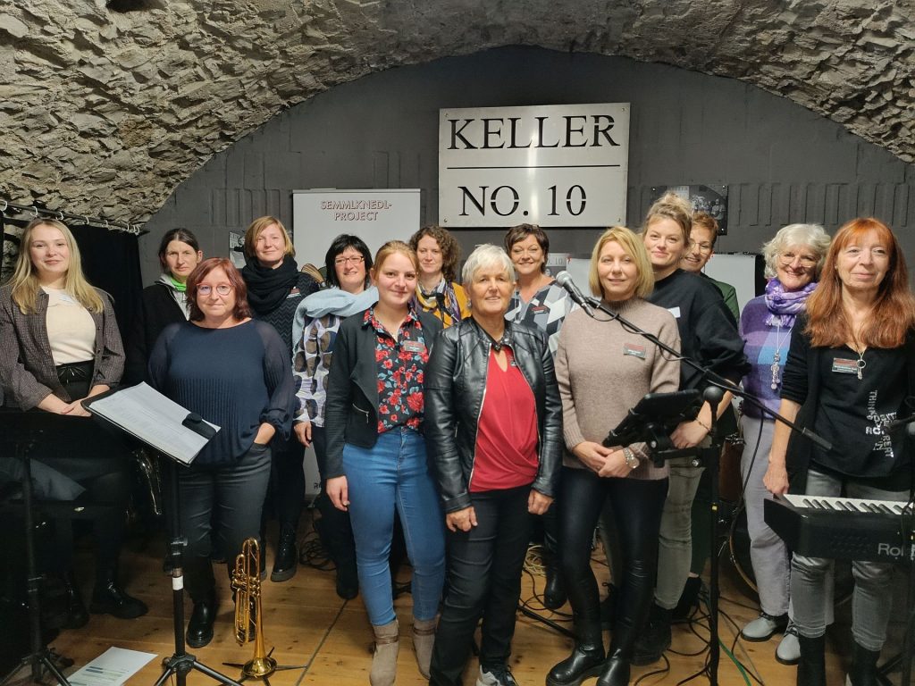 Die Mitglieder des Arbeitskreises mit der Leiterin Helga Forster (Mitte) Foto: Rainer Fröhlich