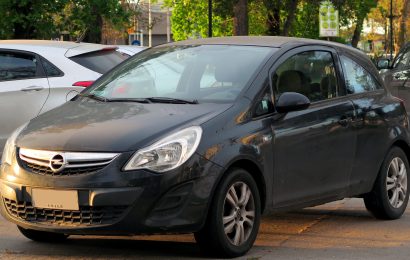 Opel Corsa angefahren