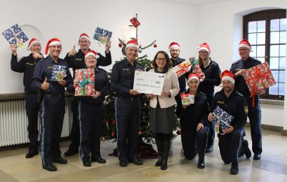 Weihnachtsbesuch der Oberbürgermeisterin – Aktion Kinderbaum